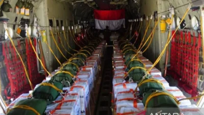 TNI terjunkan bantuan logistik untuk warga Gaza pada HUT Ke-80 RI
