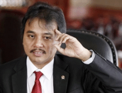 Acara Diskusi Roy Suryo dkk di Malang Dibubarkan Massa, Diduga Terkait Isu Ijazah Jokowi