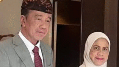 Potret terbaru mantan Presiden Joko Widodo alias Jokowi bersama sang istri Iriana Jokowi. (Foto: Facebook Buni Yani)/RMOL.ID