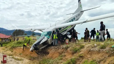 Pesawat Kargo Smart Air Tergelincir di Tiom, Papua Pegunungan