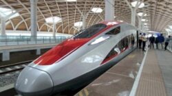 Kereta cepat Jakarta-Bandung Whoosh. Menkeu menolah APBN dipakai membayar hutang KCIC(Foto: Istimewa)