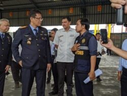 Menkeu Purbaya Sidak Mendadak di Tanjung Priok, Bongkar Kontainer Impor Jalur Hijau: “Jangan-Jangan Hijaunya di Dalamnya Merah”