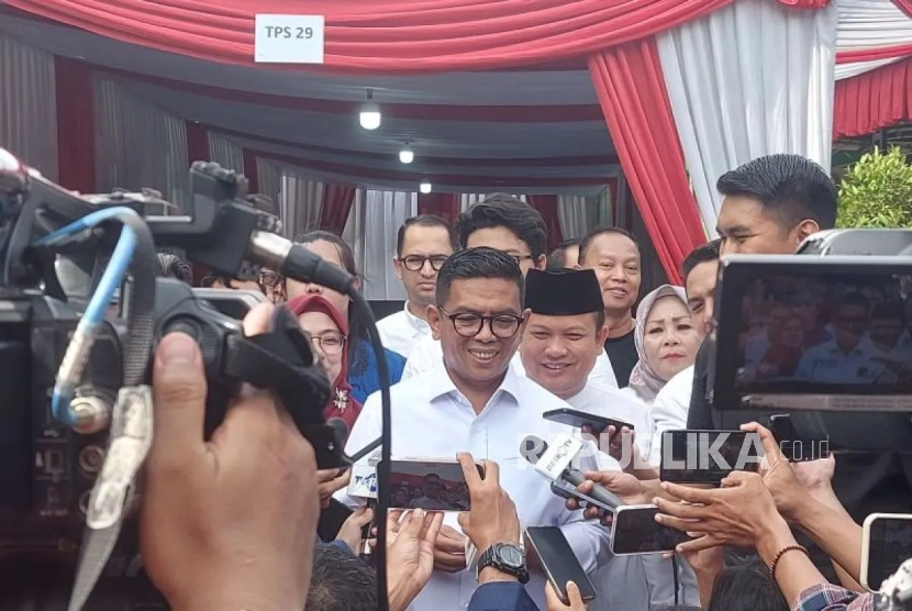 Gubernur Andra Soni mencabut status non aktif Kepala Sekolah SMA N 1 Serang/JURNALOKA/Foto: ANTARA