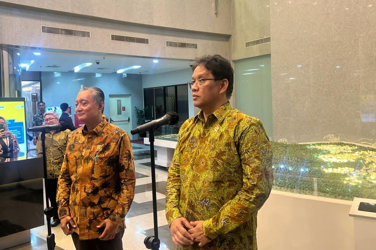 Menkeu Purbaya Yudhi Sadewa melaksanakan safari dan bertemu Menteri PU Dody Hanggodo di Kantor Kementerian PU, Jakarta, Jumat (17/10/2025).(Kompas.com/Suhaiela Bahfein)