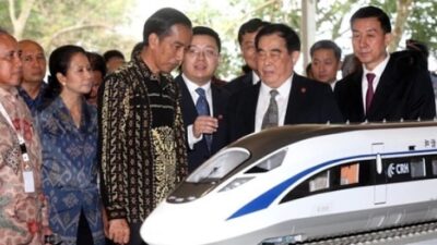 Apakah KPK punya nyali periksa kasus Whoosh Jokowi?