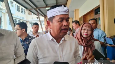 Gubernur Jawa Barat Dedi Mulyadi memberikan keterangan di Bandung. Menyoal Deposito APBD Jabar di Bank Sentral ANTARA/Ricky Prayoga