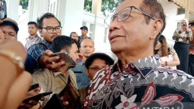 Mahfud MD Siap Penuhi Panggilan KPK Terkait Dugaan Mark Up Proyek Whoosh: “Enggak Ada Kewajiban Orang Melapor”