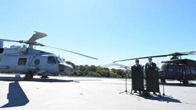 Keterangan pers bersama Presiden Republik Indonesia Prabowo Subianto dan Perdana Menteri Australia Anthony Albanese di atas Kapal HMAS Canberra di Garden Island Naval Base, Sydney, Australia, pada Rabu, 12 November 2025. Foto: BPMI Setpres/Cahyo