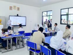 Visi ‘Indonesia Cerdas’ Prabowo, Luncurkan Digitalisasi Pendidikan di SMPN 4 Kota Bekasi