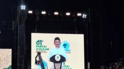 Ketua Umum Partai Golkar Bahlil Lahadalia berikan sambutan dalam doa bersama Perayaan Puncak HUT ke-61 Golkar di Istora Senayan, Jakarta, Jumat (5/12/2025). ANTARA/Fianda Sjofjan Rassat