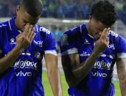 Momen Kemenangan Persib Bandung atas Borneo FC Dihantui Kabar Duka, Seorang Suporter Setia Tutup Usia di Stadion