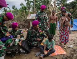 Marinir TNI AL Tembus Kawasan Terisolir Lubok Pusaka, Layanan Kesehatan Darurat Disalurkan