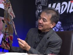 Roy Suryo Sebut Gibran Rakabuming ‘Plek Ketiplek’ Jokowi: Copy Paste Bahkan Lebih Parah